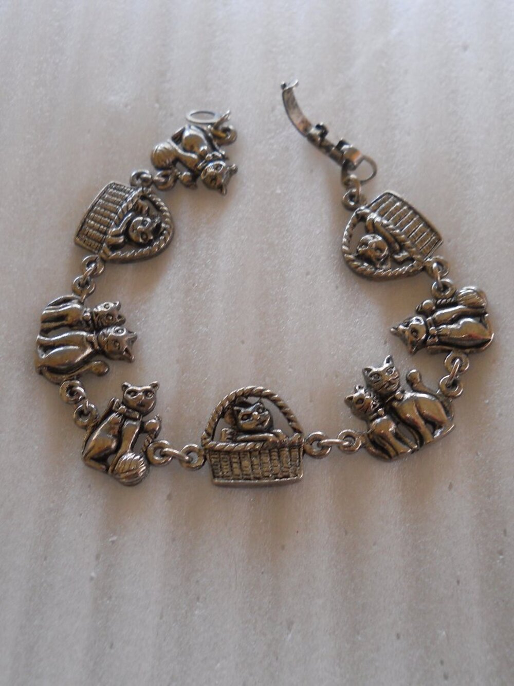 Cat Bracelet     1125